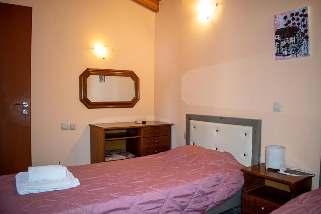 Takis & Eirini Family Apartments Perama  Esterno foto