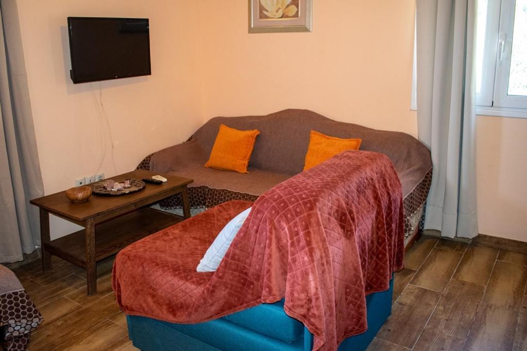 Takis & Eirini Family Apartments Perama  Esterno foto