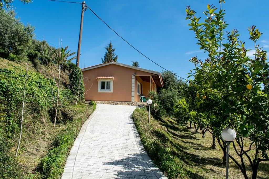Takis & Eirini Family Apartments Perama  Esterno foto